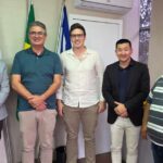 Empresários do ramo imobiliário discutem PL que busca padronizar a cor das placas de imobiliárias