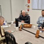 Julio Kuller discute melhorias para a saúde com a Associação Médica de PG