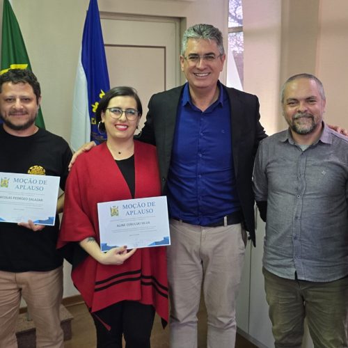 Julio Küller entrega moções de aplauso a músicos do Conservatório Maestro Paulino
