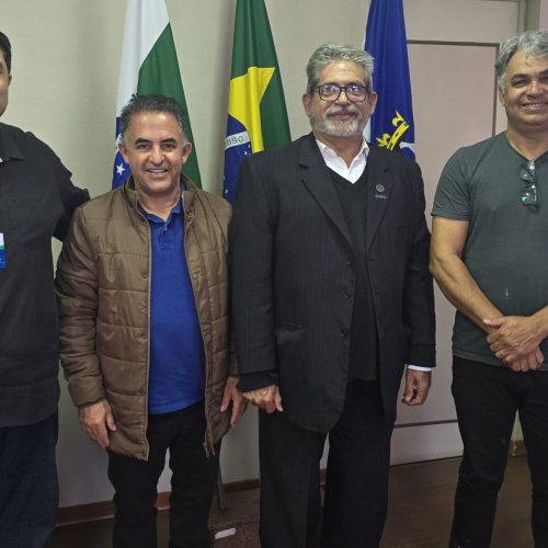 Julio Küller recebe vereador Sargento Benedito e discute expansão de projeto de árvores genealógicas