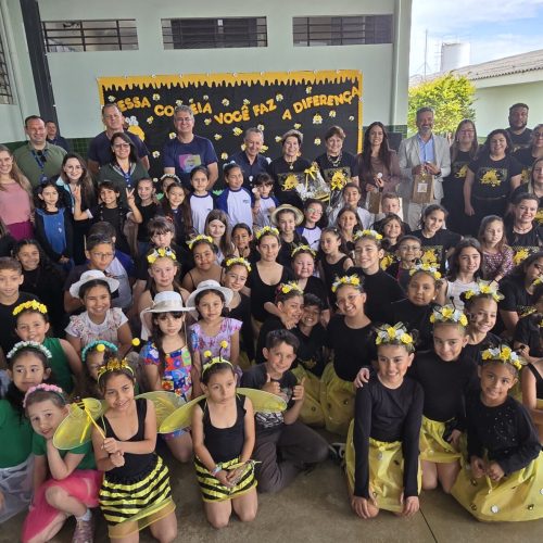 Inauguração de Jardim do Mel em escola municipal fortalece educação ambiental em Ponta Grossa