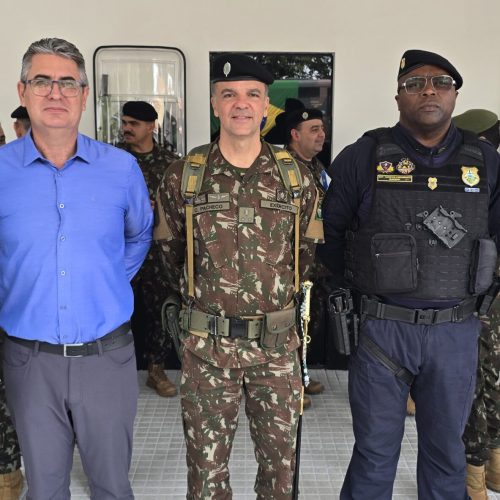 25 º pelotão da Polícia do Exército realiza a troca de comando