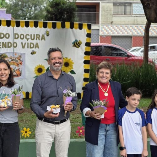 Escola Otacília Hasselmann inaugura projeto Jardim do Mel