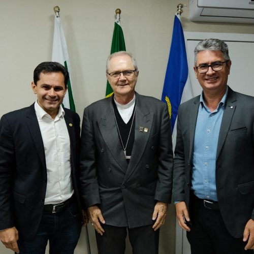 Julio Kuller homenageia Diocese de Ponta Grossa pelos 100 anos de história 