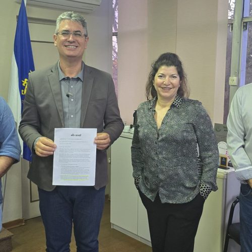 Abrasel entrega carta de demandas à Frente Parlamentar de Gastronomia e Turismo em Ponta Grossa