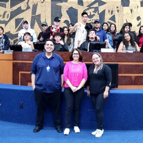 Colégio Dr. Munhoz da Rocha conhece a Câmara Municipal e a Prefeitura