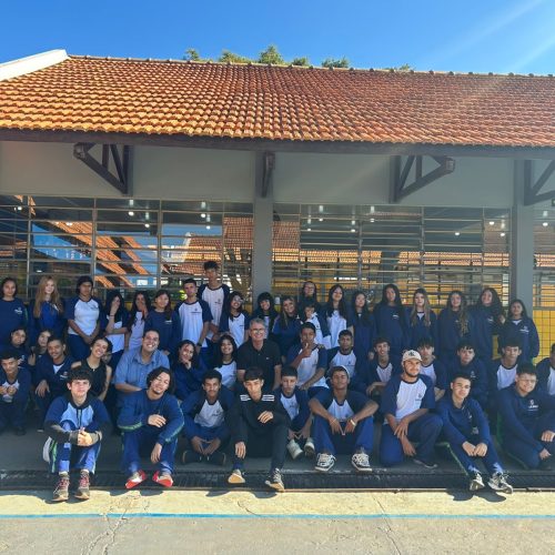 Colégio Dorah Daitschman recebe edição do Câmara Não Secreta