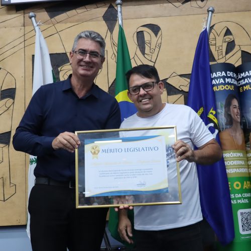 Professor Careca recebe homenagem do Mérito Legislativo