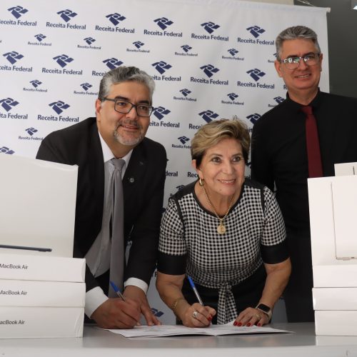 Receita Federal destina notebooks ao Programa Câmara Jovem