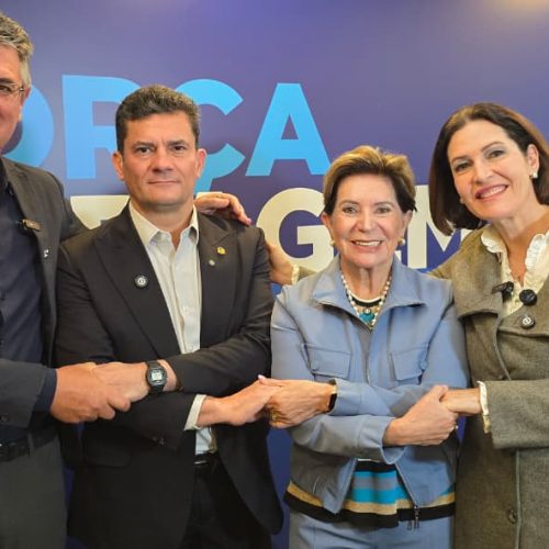 Prefeita Elizabeth Schmidt e presidente da Câmara de Ponta Grossa Julio Kuller participam de ato de filiação de Cristina Graeml ao União Brasil
