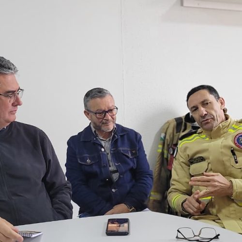 Julio Küller se encontra com autoridades do Corpo de Bombeiros