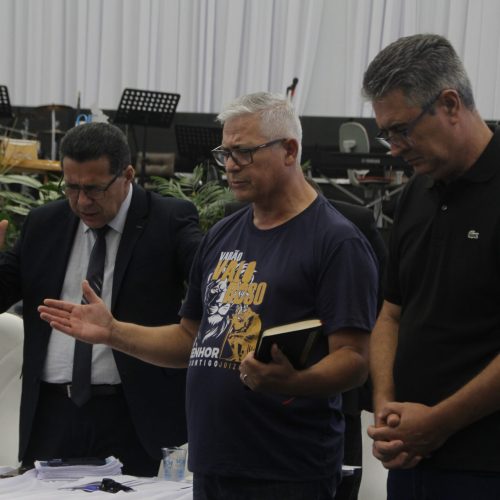 Julio participa de encontro na Assembleia de Deus