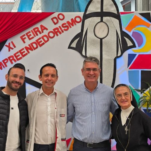 Julio Kuller participa da Feira de Empreendedorismo Escolar no Colégio Sagrada Família