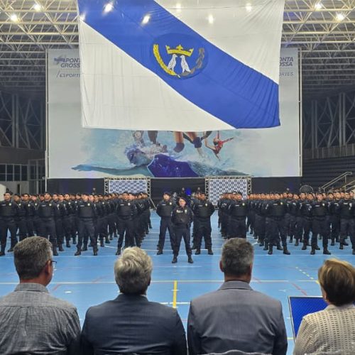 Formatura de novos guardas municipais reforça segurança em Ponta Grossa e Castro.