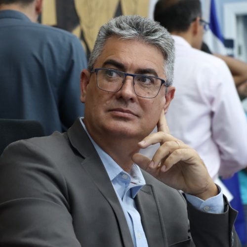 Projeto que dá folga às servidoras que doam leite materno é aprovado na Câmara