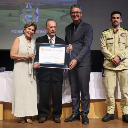 Autoridades de Ponta Grossa são homenageadas pela Câmara Municipal